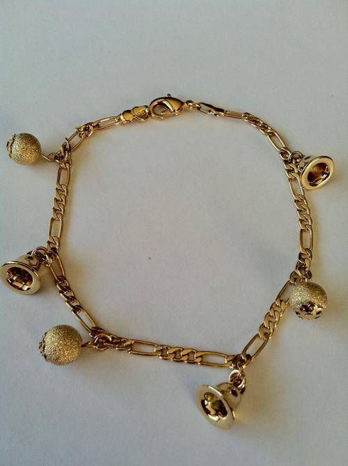 GORGEOUS GOLD FIGARO CHARM BRACELET 3 mm