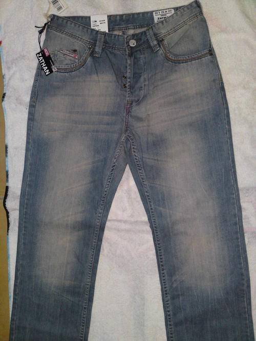 ** BRAND NEW ZATHAN DIESEL JEANS  SIZE 32 **