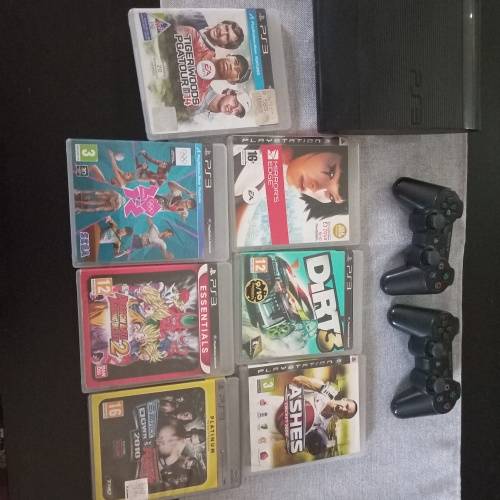 PS3 CONSOLE WITH 2 CONTROLLERS