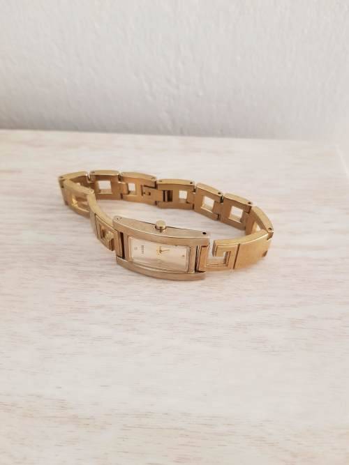 Guess Elegant Gold Watch