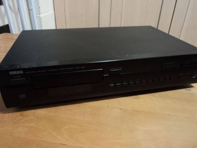 Yamaha CDX-480 CD Player