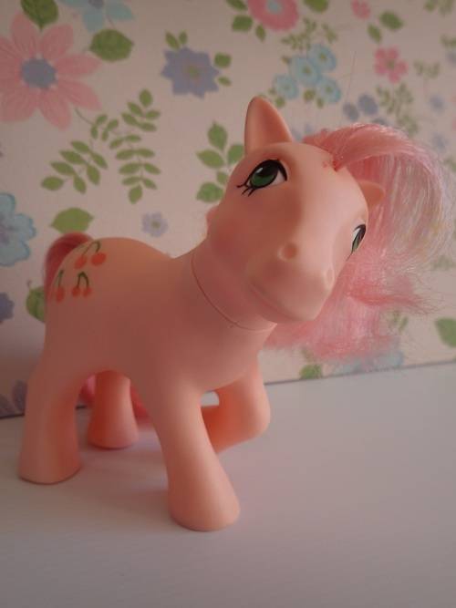 G1 My Little Pony 'Cherries Jubilee' 1984