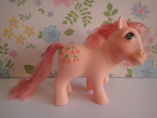 G1 My Little Pony 'Cherries Jubilee' 1984