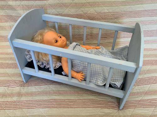 Vintage Baby Doll Cot (Collection only or own courier)
