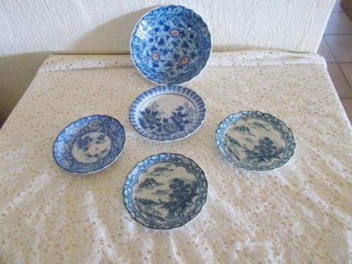 Nice lot of blue and white oriental imari style wall plates