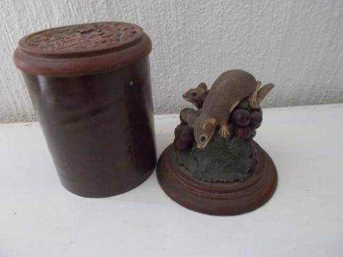 collectable mouse figurine from knysa