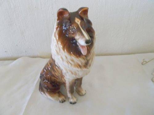 nice large model of a porcelain lassie dog figurine