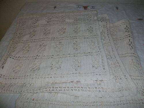 Set of five woolen crochet mats