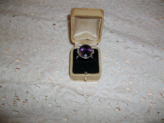 Vintage sliver  amethyst ladies ring