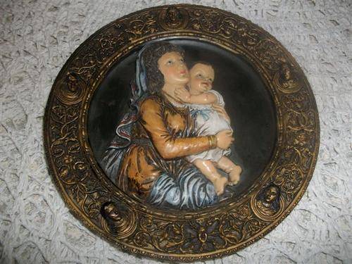 Lovely religous wall plate with mother mary and jesus