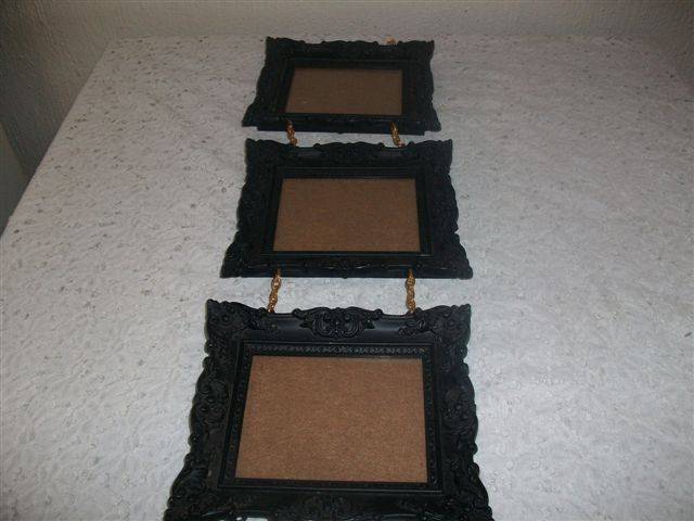 Wonderful ornate picture frame wall hanging