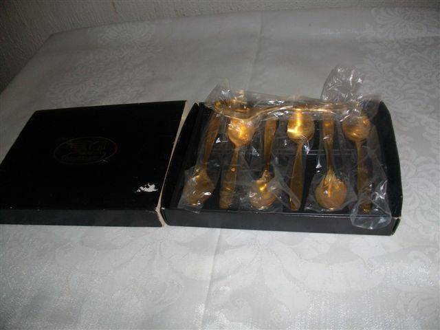 Plain gold plated teaspoons boxed