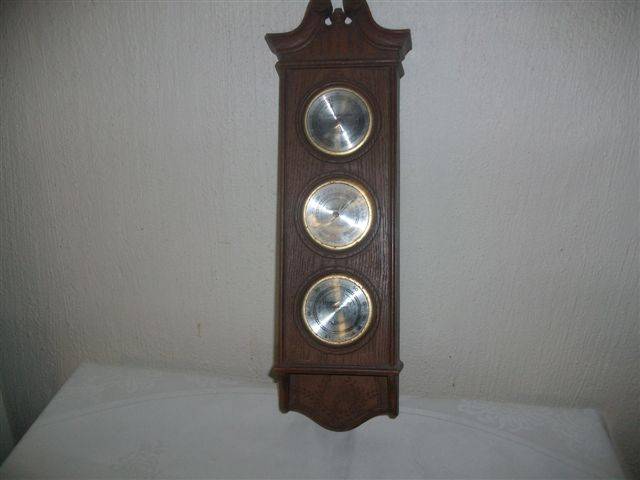 Wall vintage barometer hygrometer and thermometer