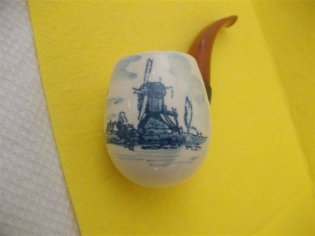 Collectable blue delft smoking pipe