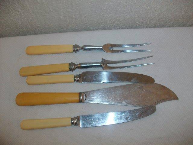 asstorted lot of vintage bone handle cutlery items