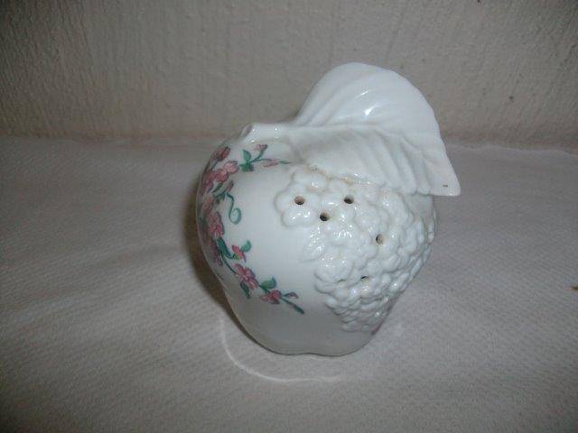 Made for Elizabeth Arden potpourri holder