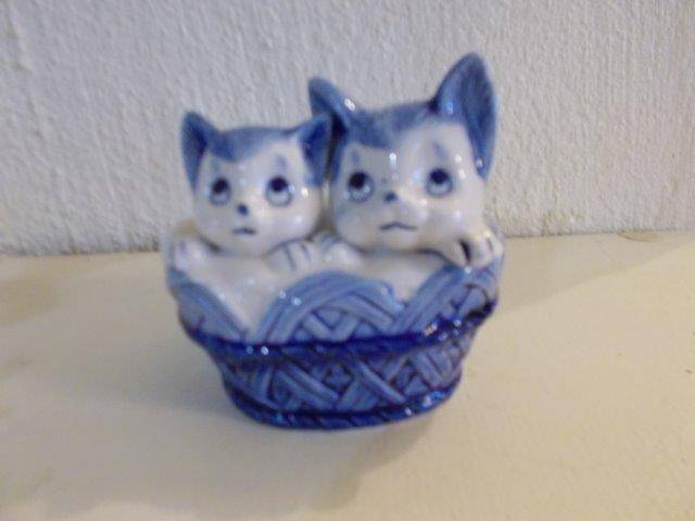 Sweet blue delft kittens in basket ornament