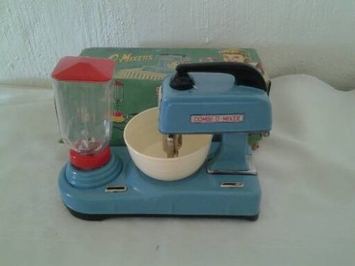 boxed childs play battery opreated vintage blender