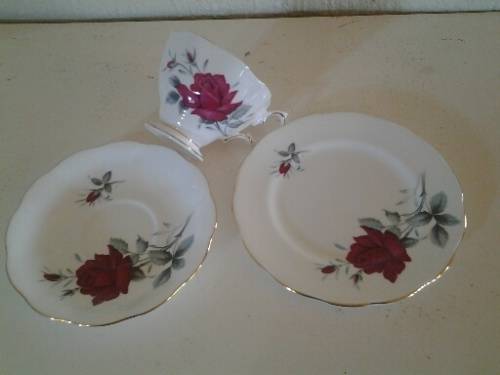 Pretty Royal albert sweet romance tea cup trio -- lot 4