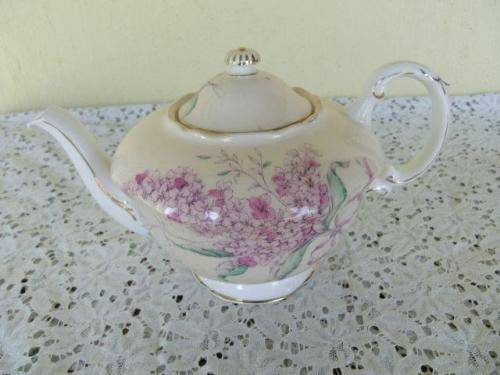 stunning vintage paragon tea pot lilac pattern tea pot