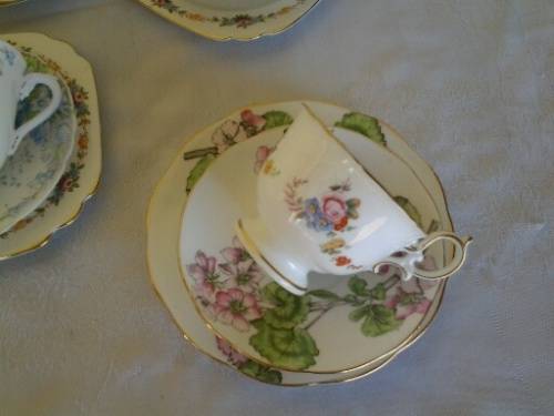 set of six pretty mix and match porcelain tea cup trios