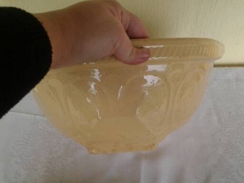 large vintage grannys style grip stand mixing bowl please note
