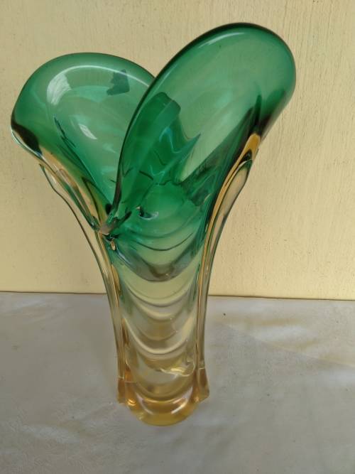 Large stunning  venation glass  vase with damage