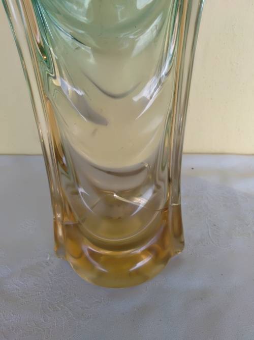 Large stunning  venation glass  vase with damage