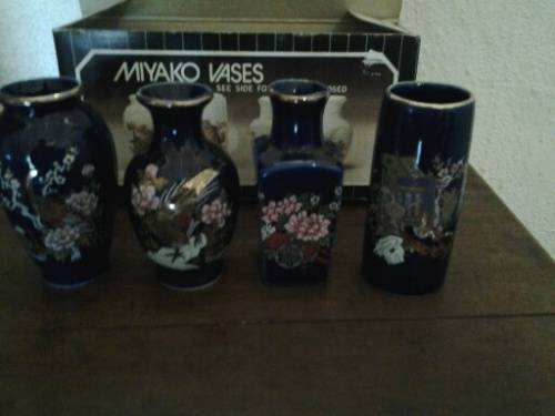 Boxed porcelain a collection of oriental small vases for the collector
