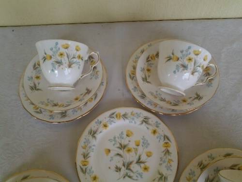 Vintage pretty yellow Colclough lot of four tea cup trios
