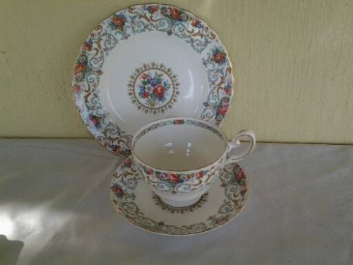 stunning vintage floral porcelain Tuscan china tea cup trio