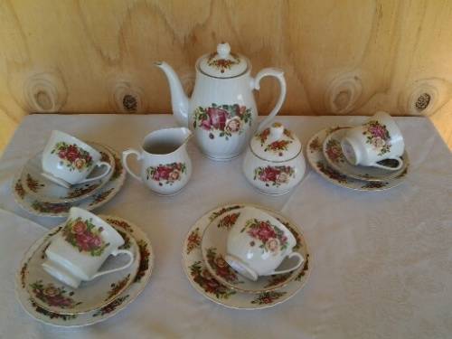 pretty red roses pattern modern porcelain part tea set please see listing