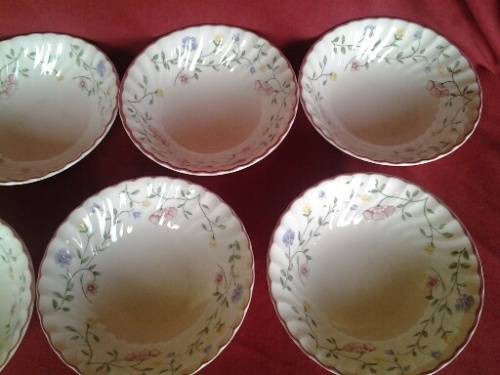 A set of eight stunning Johnson brothers Summer chintz porcelain pudding bowls