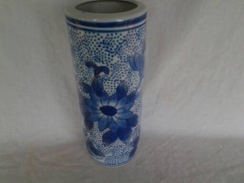 blue and white floral pattern porcelain vase