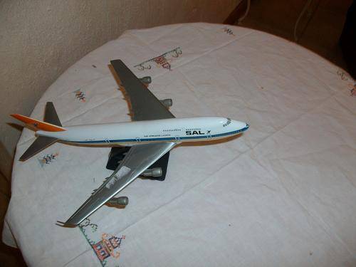 nice model airplane SAL air lines (probably made in china)