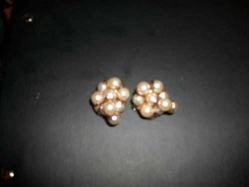 lovely clip on earrings (lot no1)