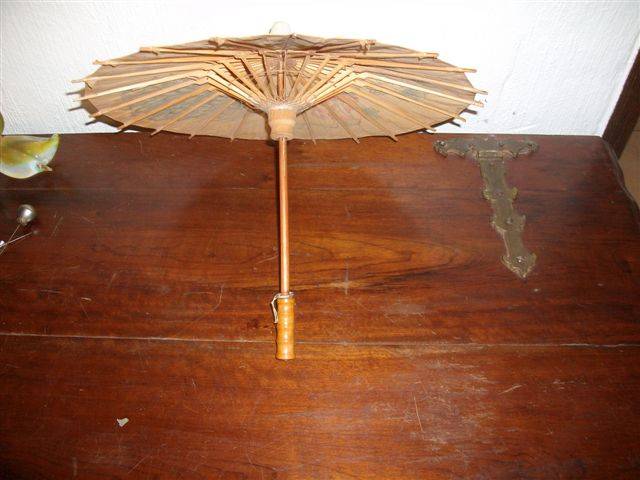 Nice oriental chiense style vintage umbrella
