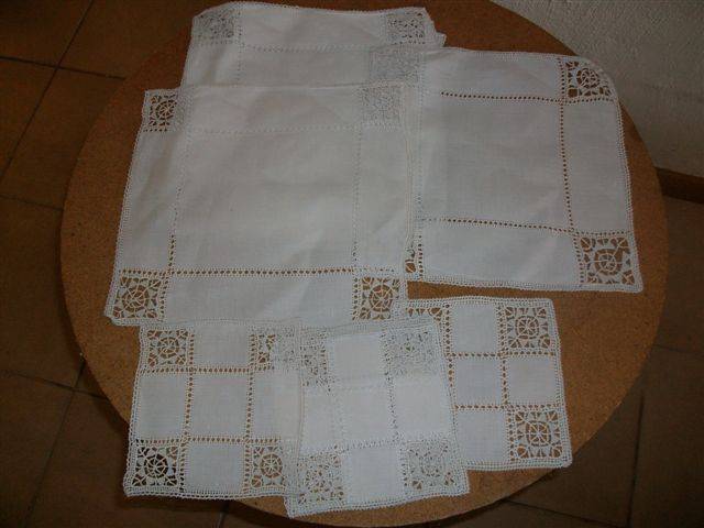 Lovely fine linen set of place mats and coaters