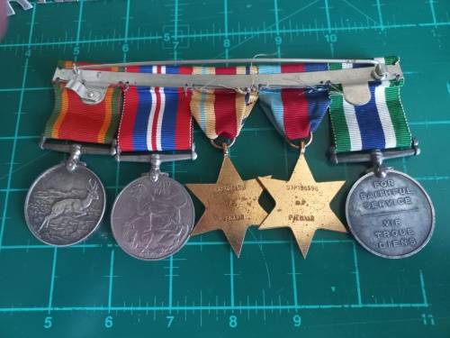 Group of 5 WWII medals to HP Pienaar  SAP196596