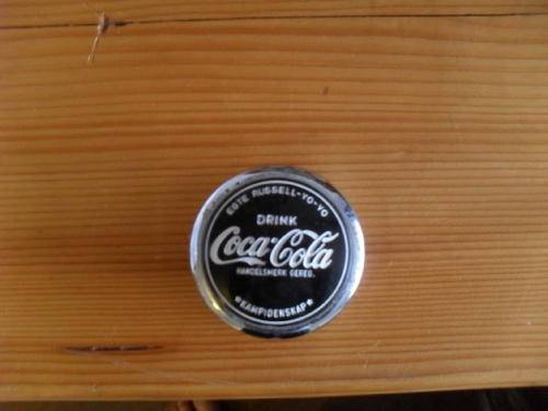 **WOW**  AN AFRIKAANS COCA COLA - VINTAGE RUSSELL KAMPIOENSKAP YOYO.
