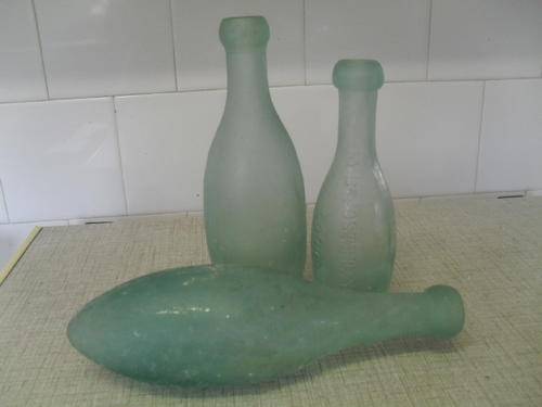 3x THICK TURQUOISE GREEN VINTAGE BOTTLES -