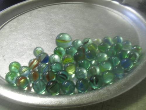 (JA)  47x GLASS VINTAGE PLAYING MARBLES