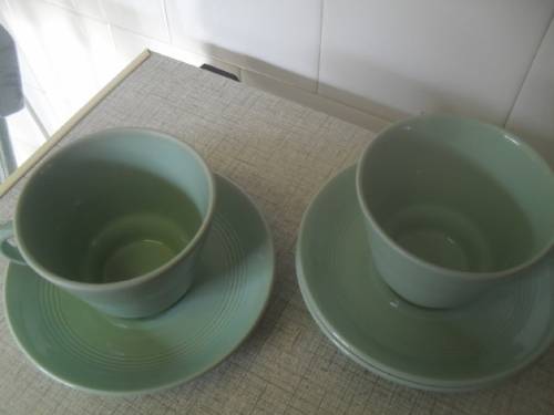 (OR)  2x GORGEOUS `JADE GREEN` CERAMIC WOODS made in ENGLAND BREAKFAST TEA CUP DUO`S - saucer 16cm