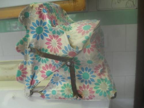 (dr) GORGEOUS ANTIQUE WELL PLAYED WITH METAL CHILDS DOLL PRAM