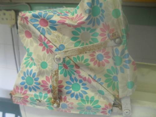 (dr) GORGEOUS ANTIQUE WELL PLAYED WITH METAL CHILDS DOLL PRAM