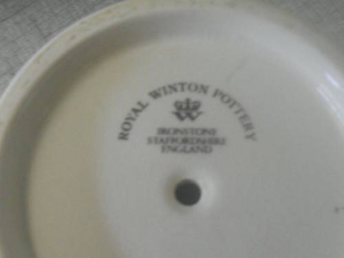 (fyr) a GORGEOUS ROYAL WINTON POTTERY IRONSTONE STAFFORSHIRE ENGLAND POT PLANTER - 11.5cm tall 12cm