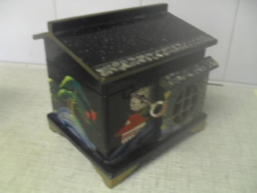 *##a GORGEOUS JAPANESE MUSICAL JEWELLERY BOX - base 11x13x12cm high. FUJI WORKING MECHANISM