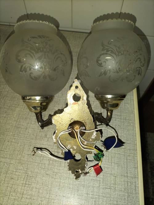 a VINTAGE 2x ARMED METAL WALL LAMPS LIGHTING SCONCE