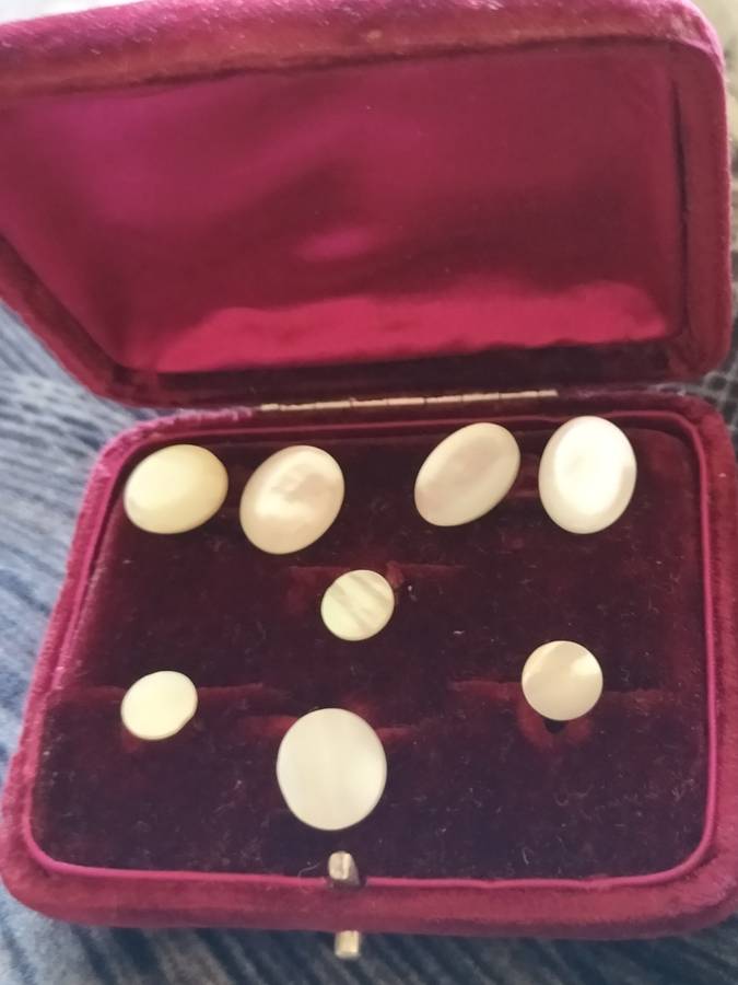 *An.ANTIQUE MOTHER OF PEARL WEDDING CUFFLINKS & COLLAR BUTTONS