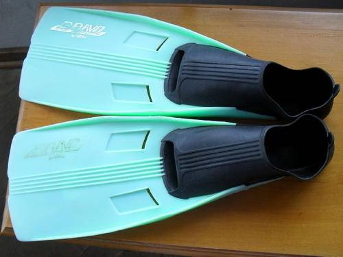 A PR OF BRAVO by SALVAS FINS   -made in ITALY.  42-43  SIZE 8-9 DIN 7876A
